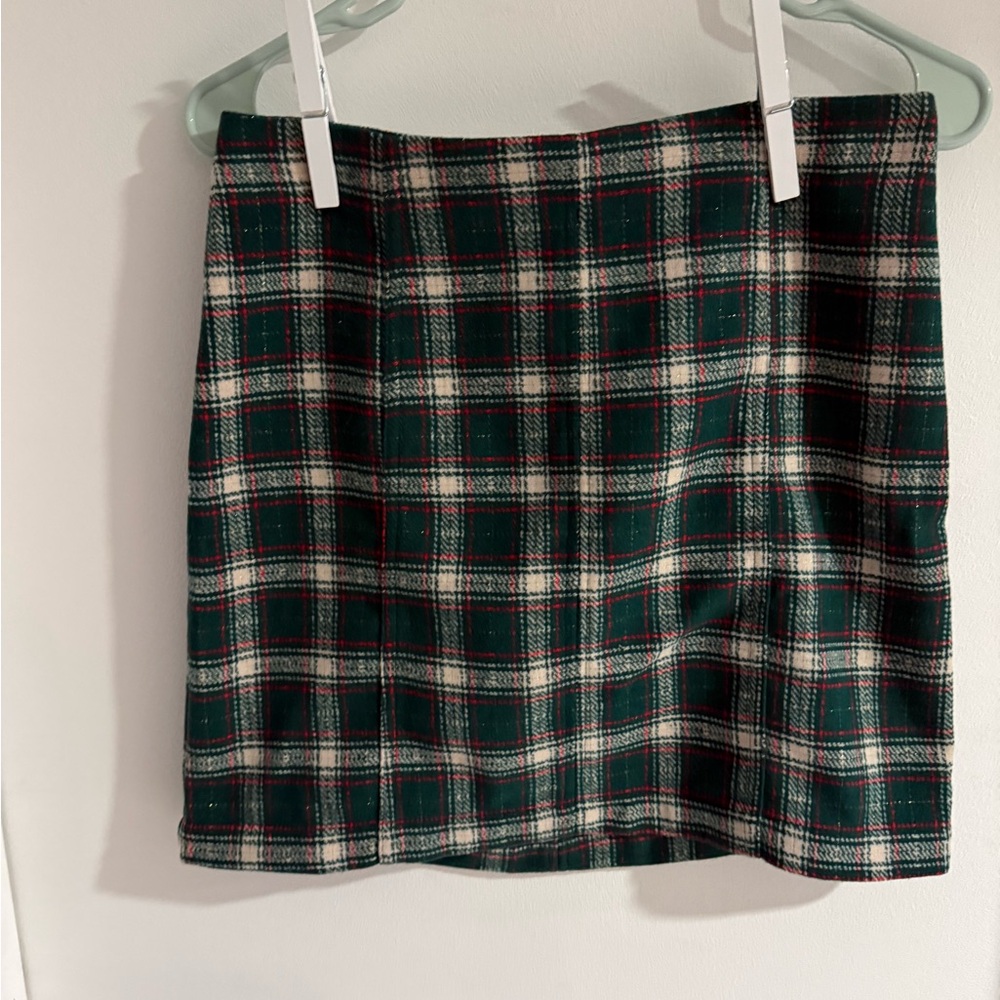 Chic Plaid Mini Skirt in Green and Red